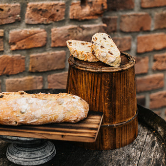 Bauern-Nuss-Aprikosen-Brot aus Luxemburg