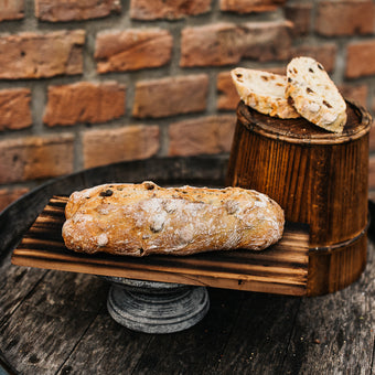 Bauern-Nuss-Aprikosen-Brot aus Luxemburg